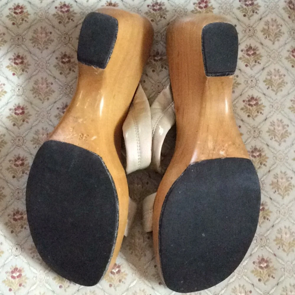 Di Nuccio Platform Sandals Pearlized